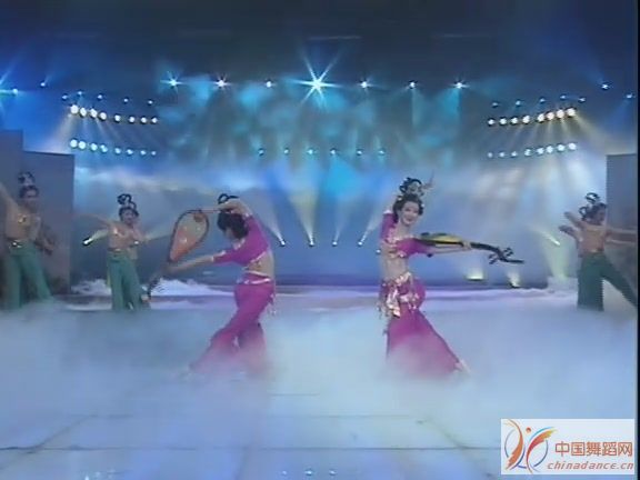 央视春节晚会十年精粹(94-03年) 系列B[(012552)18-29-08].JPG