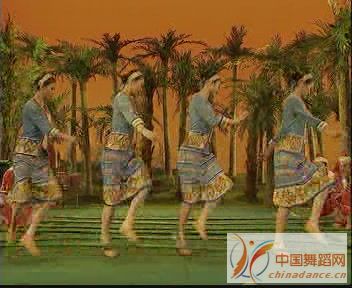 黎族舞蹈 《竹竿舞》[(001725)12-37-27].JPG