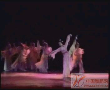 红楼梦红楼.葬花魂 MPEG[(018334)19-33-59].JPG