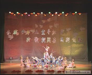 少儿满族舞蹈 花翎舞[(007966)21-33-41].JPG