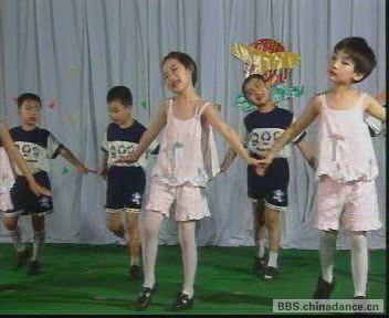 幼儿优秀舞蹈 《大街上》[(001249)23-12-32].JPG