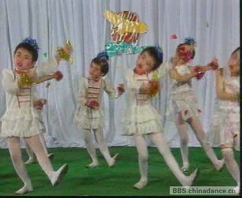 幼儿优秀舞蹈 《笑一个吧》[(000393)22-07-55].JPG