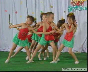 幼儿优秀舞蹈 《吃糖瓜》[(002771)23-08-58].JPG
