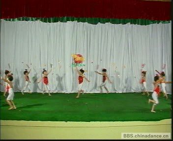 幼儿优秀舞蹈 《冰糖葫芦》[(004293)19-46-55].JPG