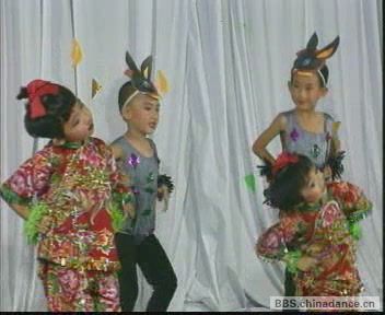 幼儿优秀舞蹈 《我有一头小毛驴》[(000610)17-17-37].JPG