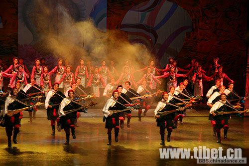 西藏踢踏飞弦踏春.jpg