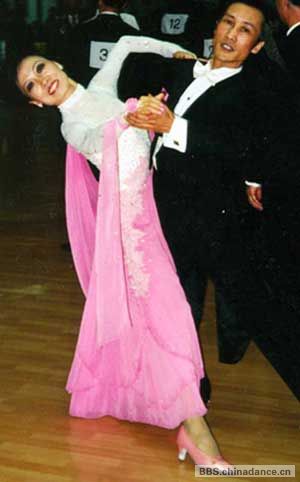 彭伟王金玲照片