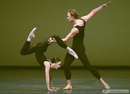 双人芭蕾1.jpg