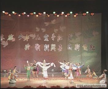 少儿集体舞 喜迎明天[(003666)19-50-27].JPG