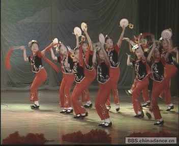 少儿民间舞 幸福歌[(001826)19-52-40].JPG