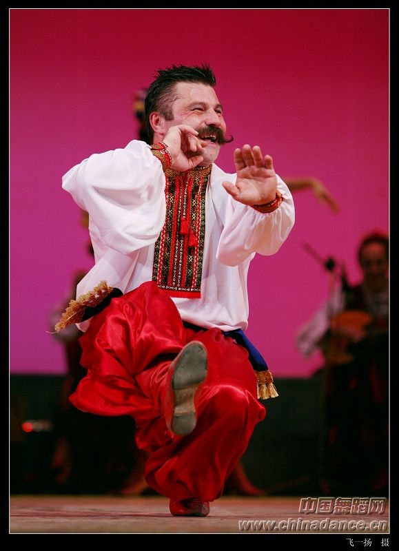 俄罗斯国家歌舞团的艺术风采18.jpg
