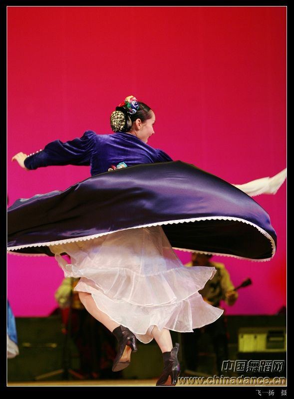 俄罗斯国家歌舞团的艺术风采16.jpg