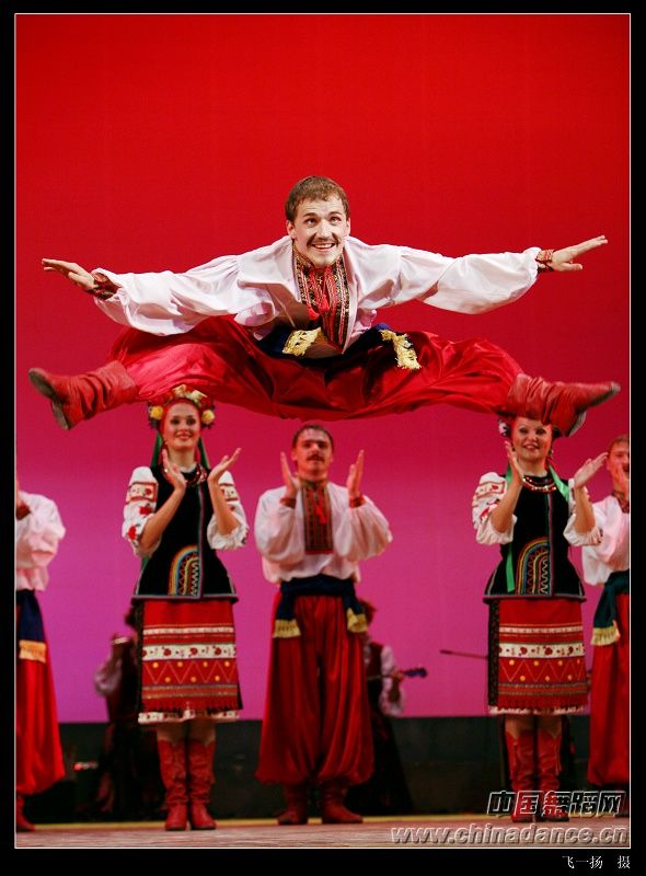 俄罗斯国家歌舞团的艺术风采17.jpg