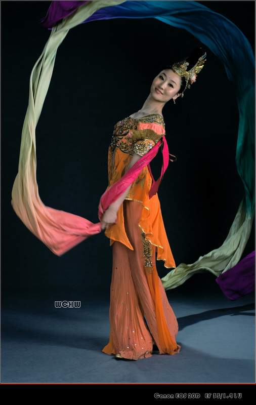 东方歌舞团舞蹈演员刘巍拍摄的一组图片4.jpg