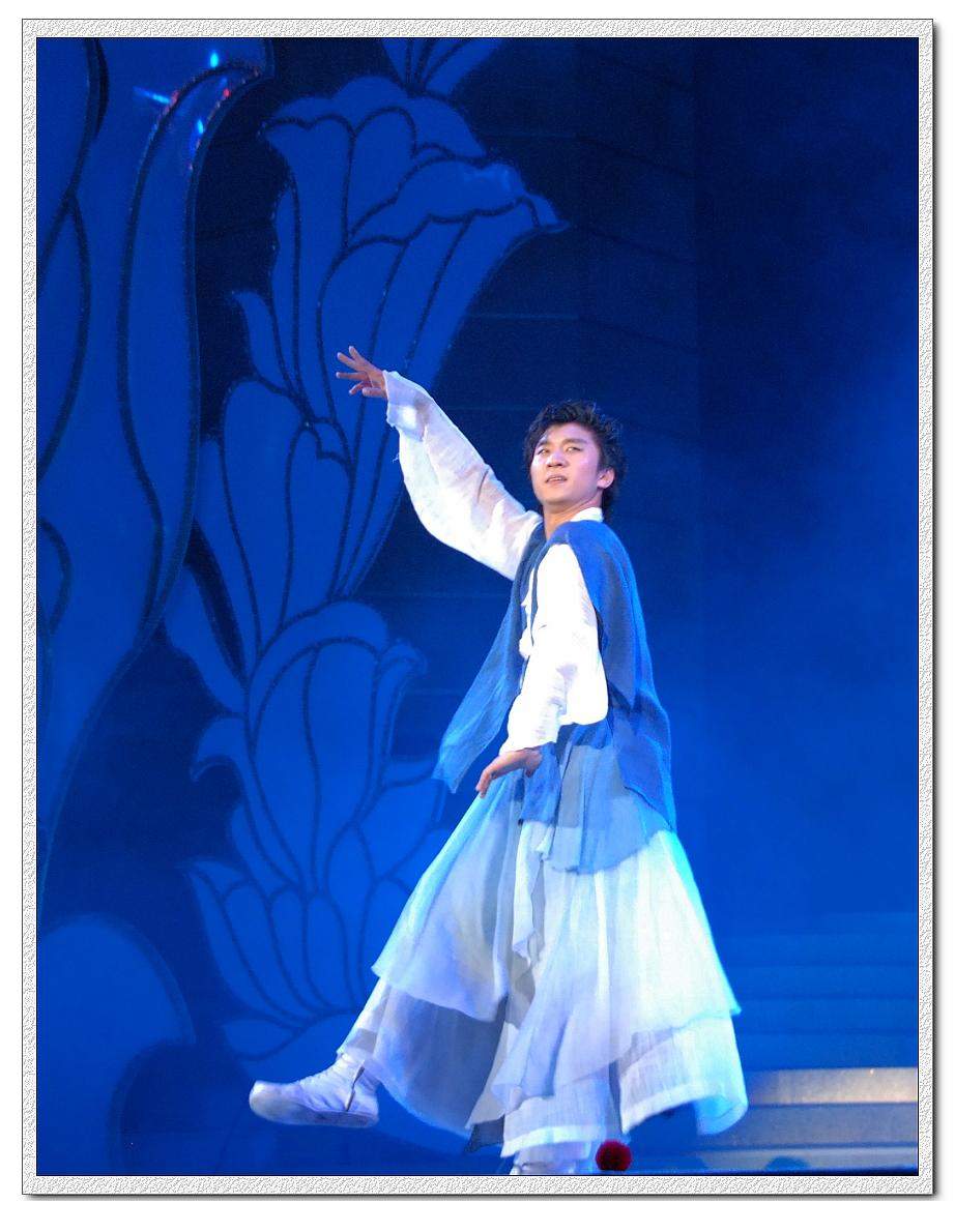 中央民族歌舞团庆祝香港回归10周年演出102.jpg