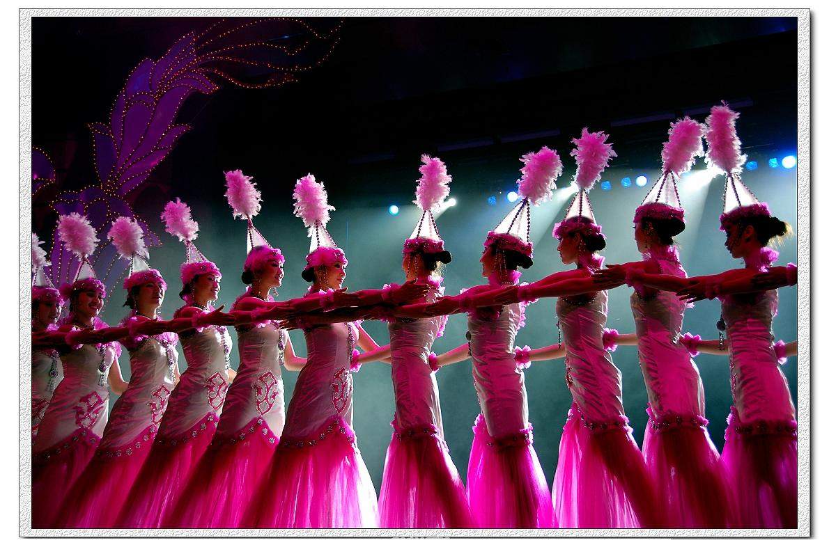 中央民族歌舞团庆祝香港回归10周年演出105.jpg