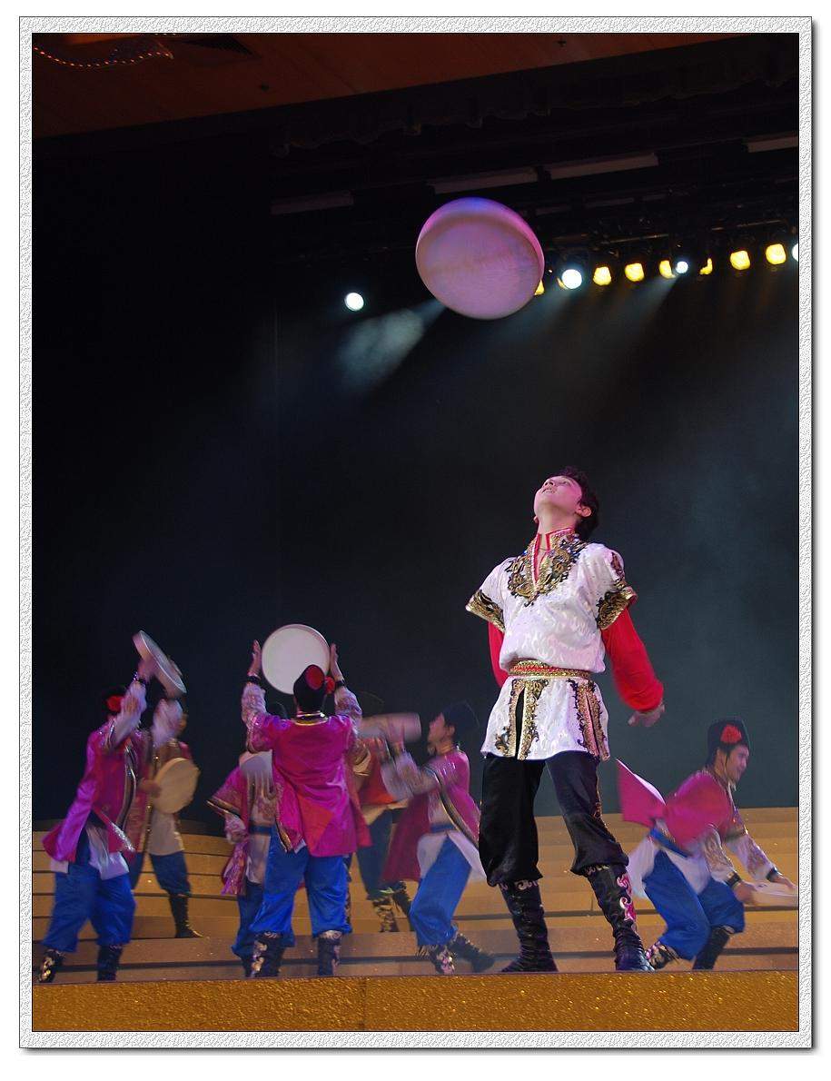 中央民族歌舞团庆祝香港回归10周年演出116.jpg
