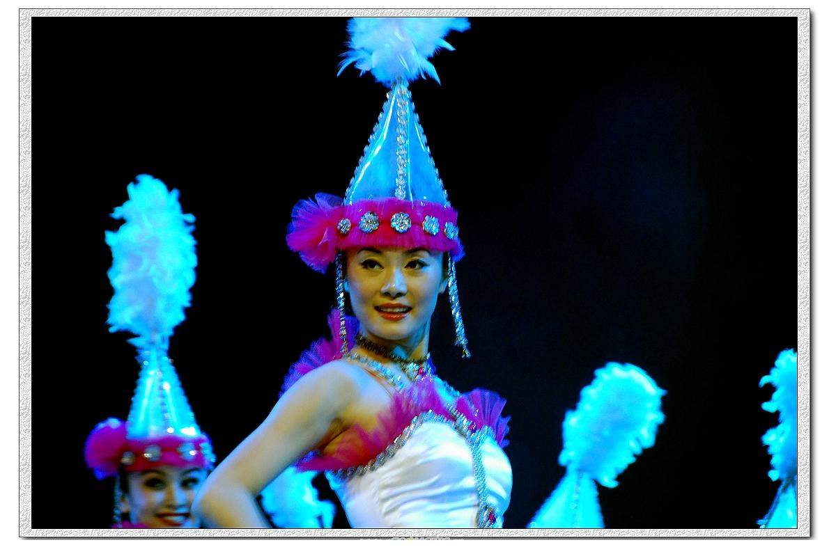 中央民族歌舞团庆祝香港回归10周年演出103.jpg