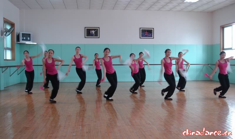 江西中山舞蹈学校2006—2007学年下学期期末专业考试集锦30.jpg