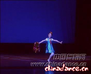 06.少儿独舞《阳光下的孩子》（张佳晖 北京朝阳门少年之家）.jpg