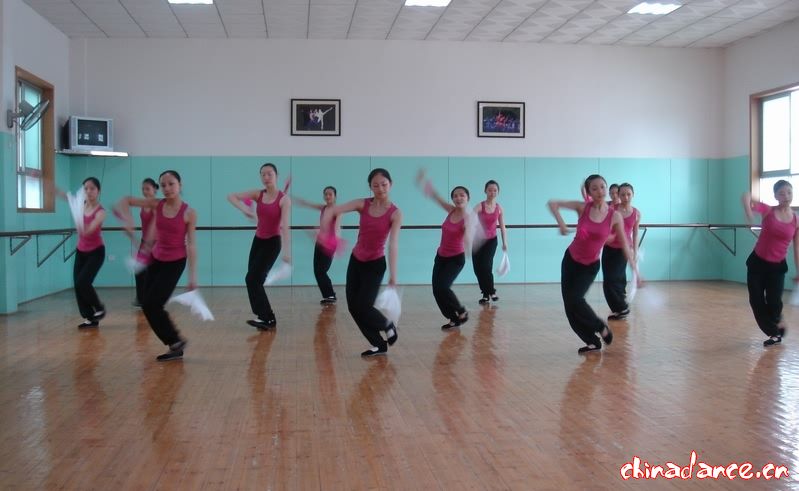 江西中山舞蹈学校2006—2007学年下学期期末专业考试集锦29.jpg