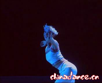 10 土家族独舞《西兰卡普》表演者：王珊 武汉音乐学院.jpg