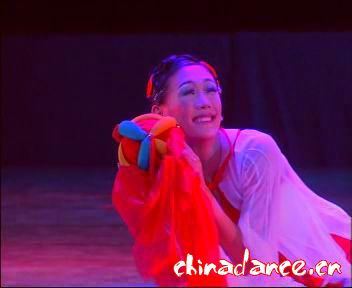 09 汉族独舞《嫁灵》表演者：刘芳 中央民族大学舞蹈学院.jpg