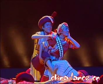 07 傈僳族群舞《瓦久瓦娜沙》表演单位：云南艺术学院.jpg