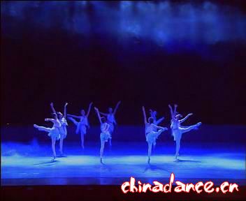 06 芭蕾群舞《轻舞飞扬》表演单位：福建省艺术学校.jpg