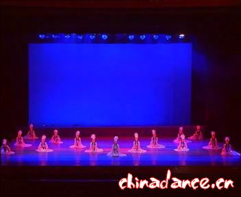 08 哈萨克族群舞《初雪》表演单位：新疆艺术学院.jpg