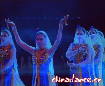 05 维族群舞《远古灯舞》表演单位：新疆艺术学院.jpg