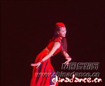 03.［民族］独舞《漫步》（中央民族歌舞团 王锦）.jpg