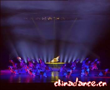 04 蒙古族群舞《蒙古额日》表演单位：内蒙古大学艺术学院附属中等艺术学校.jpg