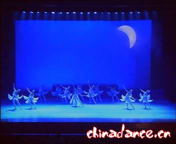 08 芭蕾群舞《跑马溜溜月牙情》表演单位：四川省舞蹈学校.jpg