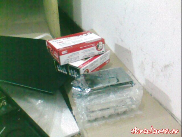 近点看看新增加的硬盘。明天去机房，大武一起去，如果他手机可以拍，就拍个装好的大家看。