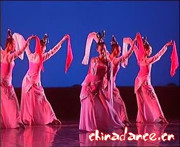 3《桃夭》解放军艺术学院 编导：王舸、韩瑾.jpg