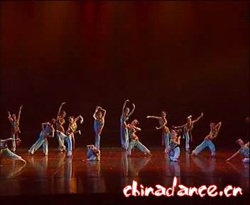 6《梨园新韵》沈阳音乐学院附中大连音乐舞蹈学校 编导：梁群.jpg