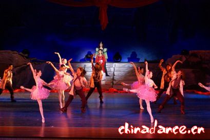 创意中国芭蕾舞侠剧神雕侠侣三幕2段（情伤喜宴）