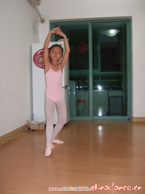 我的宝贝下周考芭蕾舞四级考级考试02.JPG