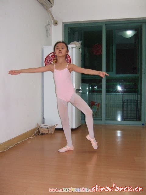 我的宝贝下周考芭蕾舞四级考级考试04.JPG