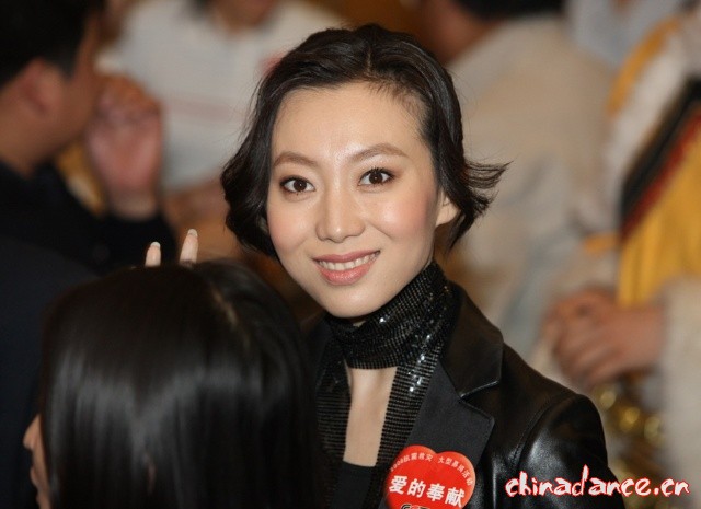 刘岩不久前在四川抗震救灾的募捐活动中