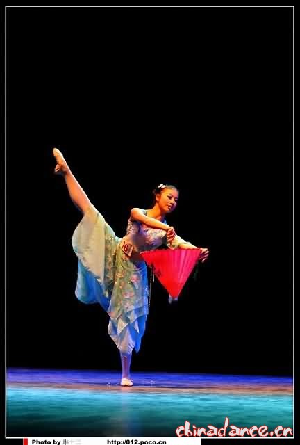 放飞梦想---2007 江西艺术职业学院舞蹈系毕业汇报演出（舞蹈摄影 转：琳十二）08.jpg