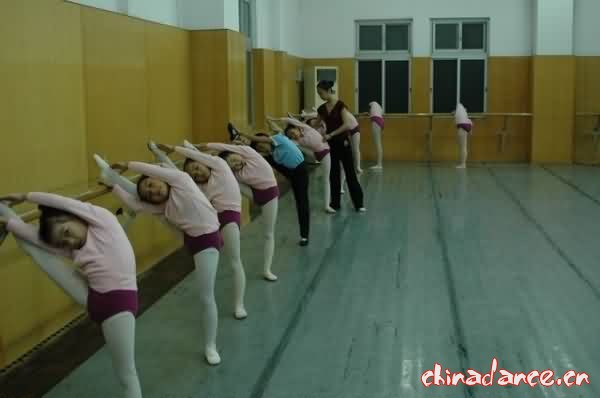 舞蹈表演班可爱的学生——广州市张丹丹芭蕾舞蹈艺术培训学校 03.jpg