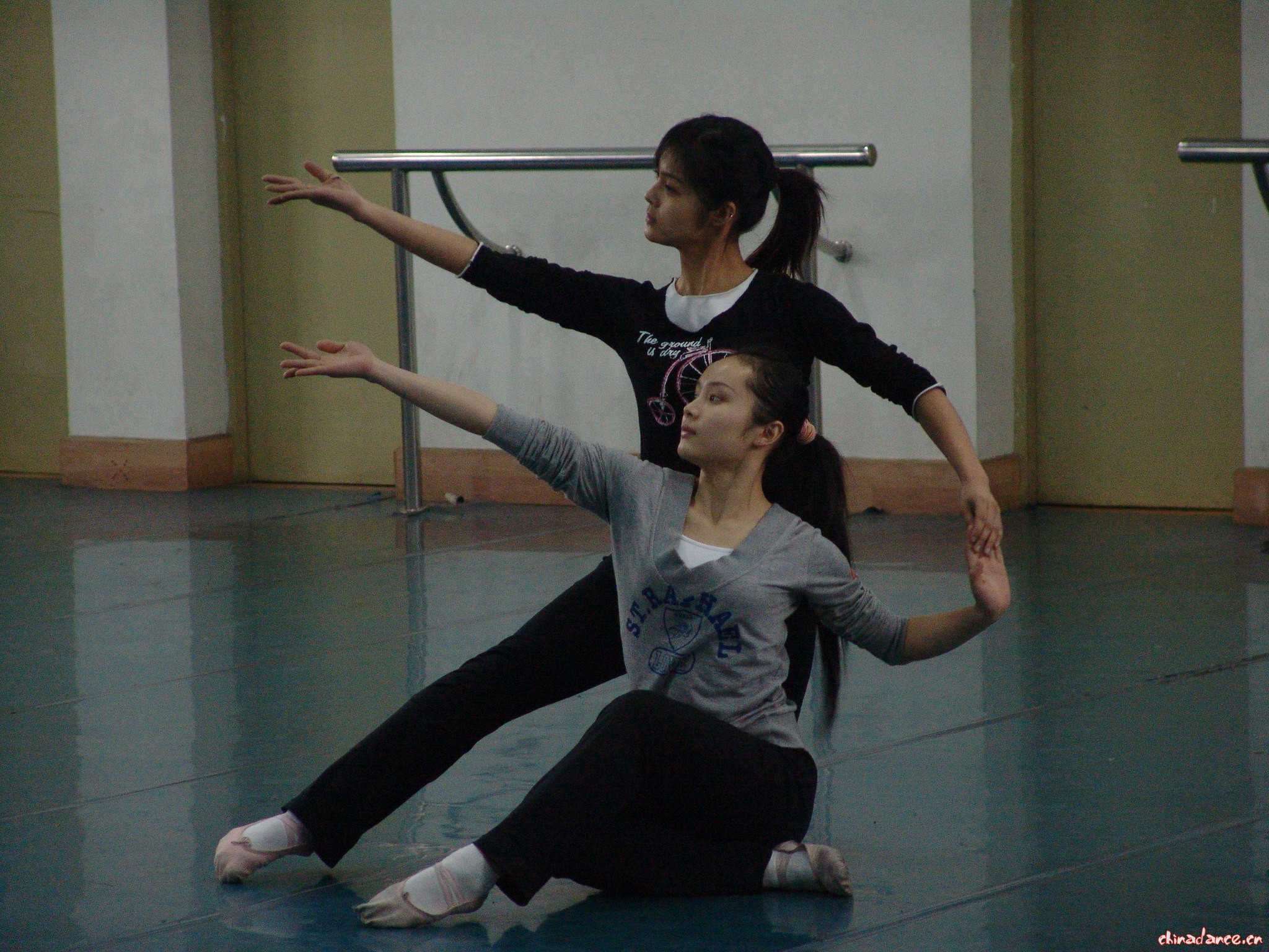 舞蹈编导、剧目实践——重庆大学美视电影学院 05级舞蹈编导班 05.JPG