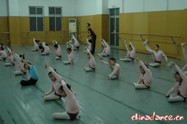 舞蹈表演班可爱的学生——广州市张丹丹芭蕾舞蹈艺术培训学校 05.jpg