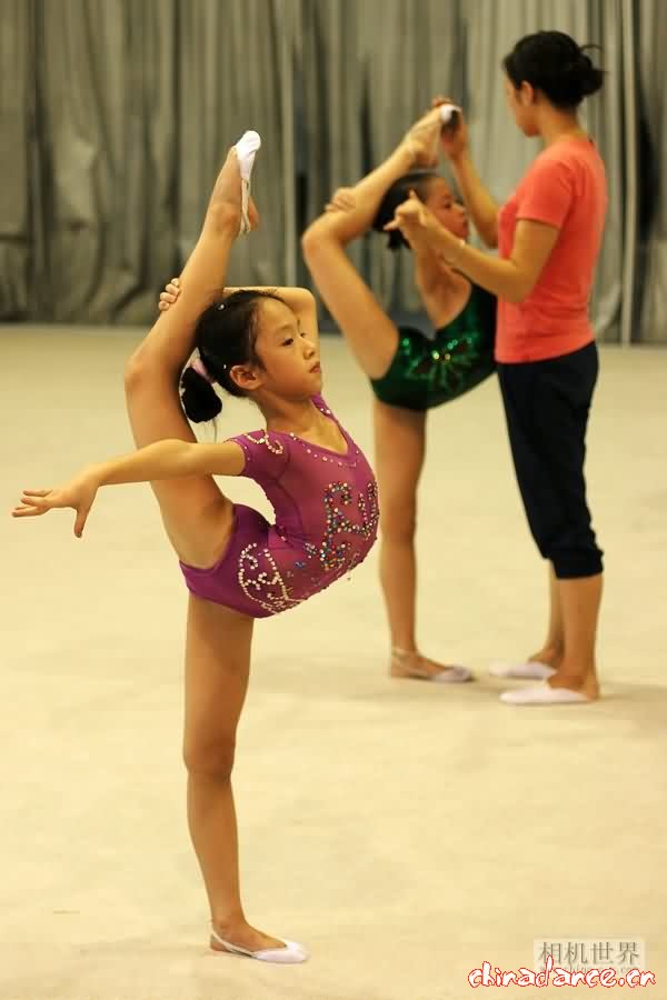 练艺术体操的孩子（摄影转：nbcx88）11.jpg