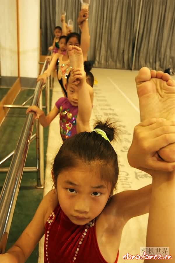 练艺术体操的孩子（摄影转：nbcx88）03.jpg