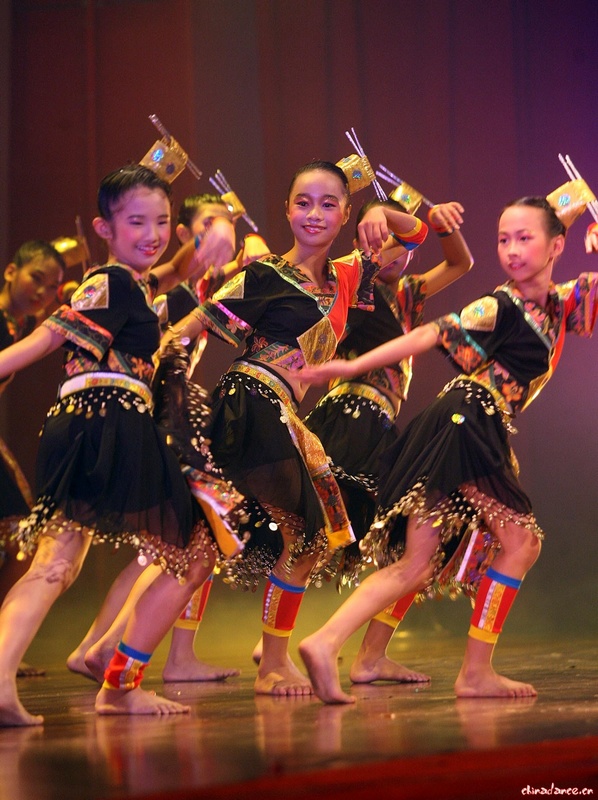 小学组～～苗乡童乐～～～