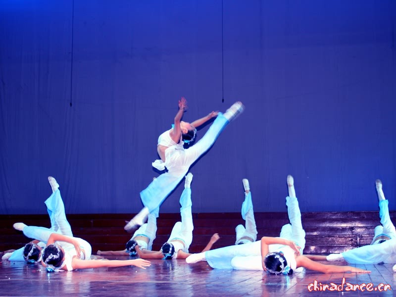 泸州学校艺术节舞蹈精粹（摄影 转：张如翠）01.jpg