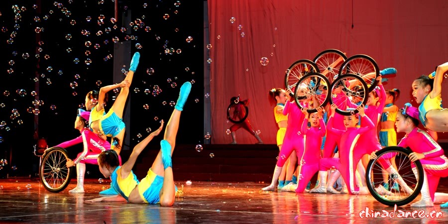 泸州学校艺术节舞蹈精粹（摄影 转：张如翠）04.jpg